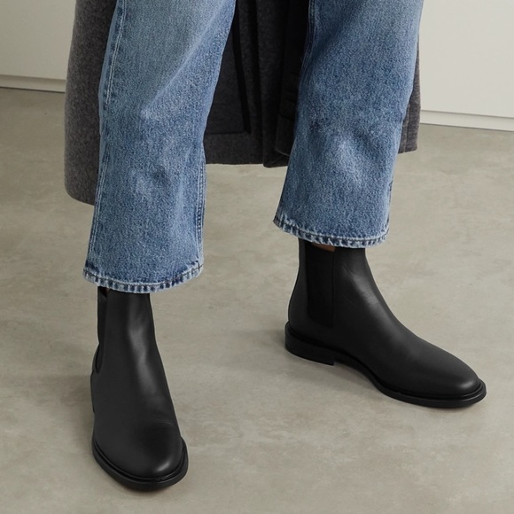 New Woman By Common Project Black Leather Pull Tab Chelsea Boots 38257547 - Picture 4 of 16